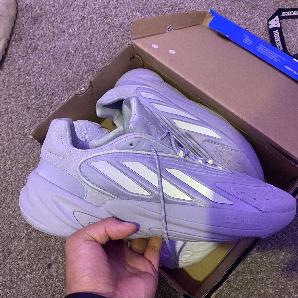 Adidas Ozelia’s